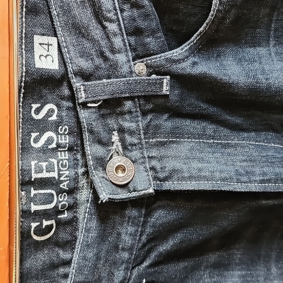 NWOT Guess: The Cliff Bootcut (vintage & relaxed-fit) dark-wash, Men's 34"x30" - Picture 3 of 10